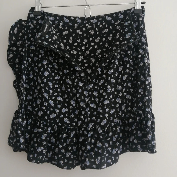 Madewell Ruffle Wrap Mini Skirt in Baby's Breath Blue Micro Floral 4 - Picture 4 of 16